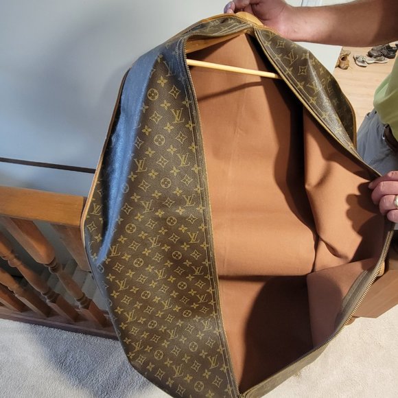 Louis Vuitton Garment Bag - Picture 8 of 10